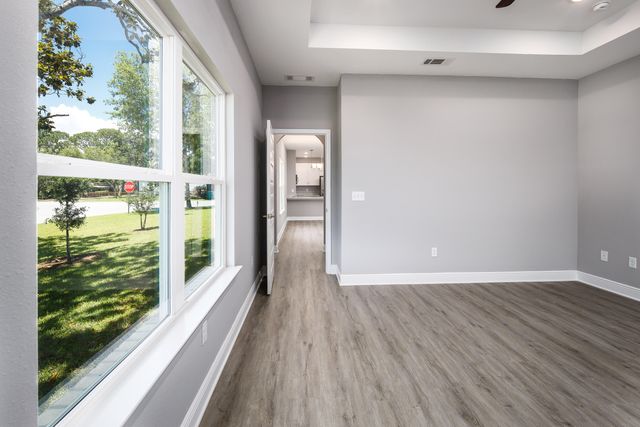 965 Skylark Road, Mary Esther, FL 32569