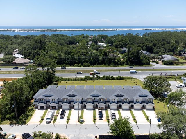 965 Skylark Road, Mary Esther, FL 32569