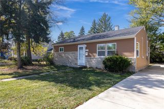 207 Fairlawn Avenue, Elyria, OH 44035