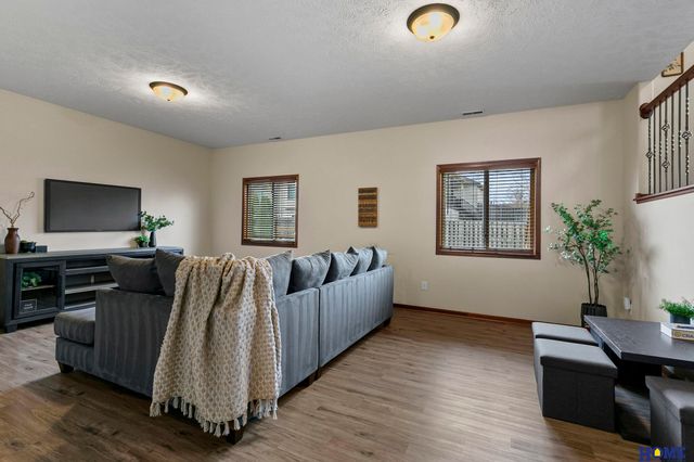 2452 Grainger Parkway, Lincoln, NE 68512