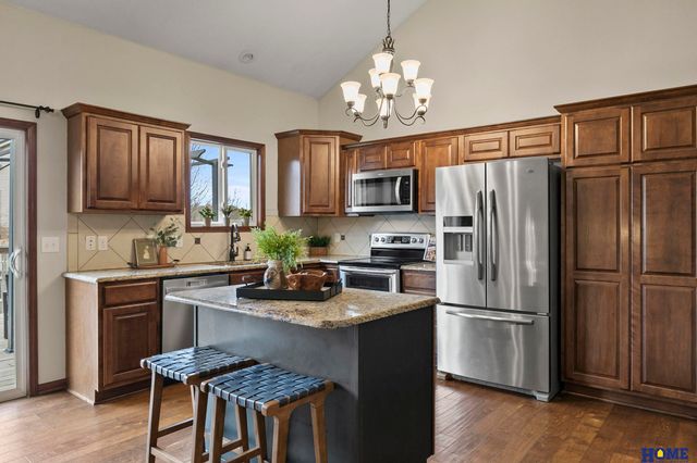 2452 Grainger Parkway, Lincoln, NE 68512