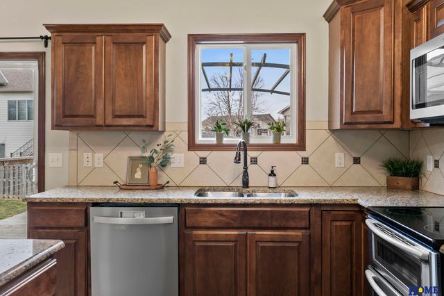 2452 Grainger Parkway, Lincoln, NE 68512