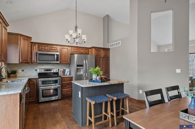 2452 Grainger Parkway, Lincoln, NE 68512