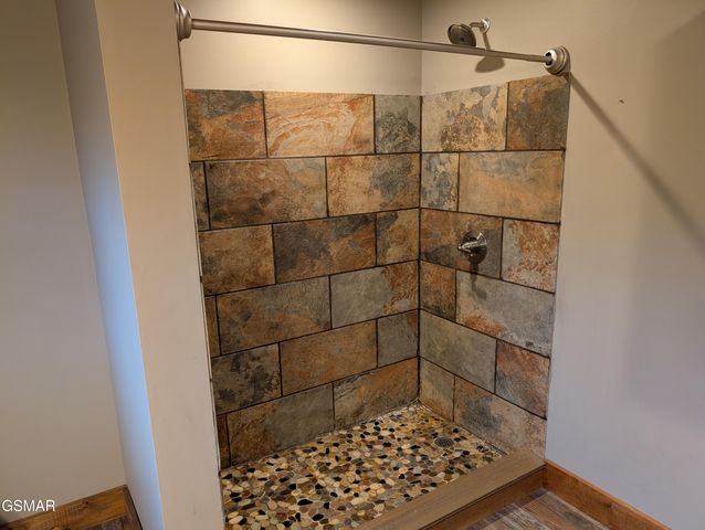 2912 Kettle Creek Way, Sevierville, TN 37876