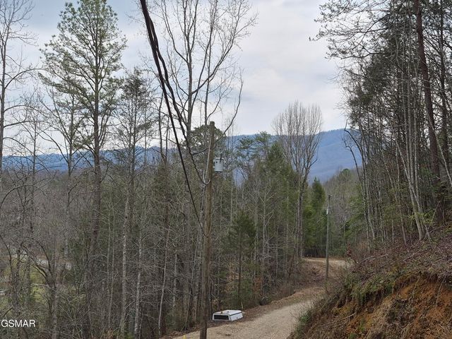 2912 Kettle Creek Way, Sevierville, TN 37876