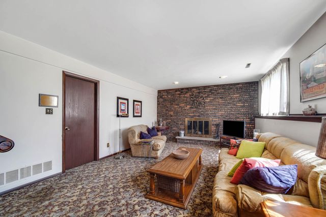 3725 E 33rd Lane, Hobart, IN 46342