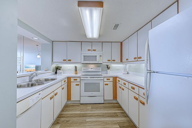 101 Ocean Creek Dr Apt EE8, Myrtle Beach, SC 29572