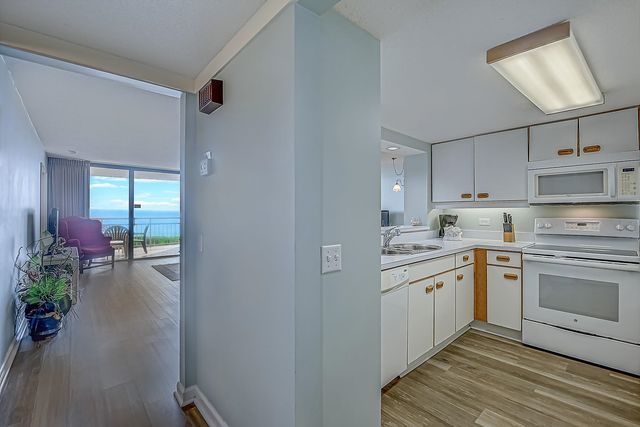101 Ocean Creek Dr Apt EE8, Myrtle Beach, SC 29572