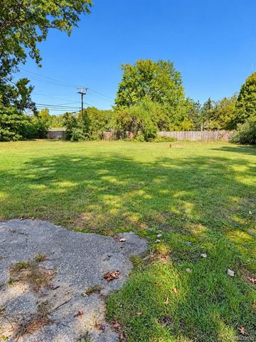 23846 Lillian Street, Brownstown, MI 48183