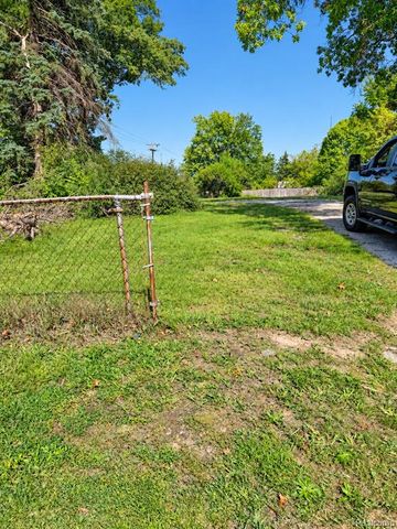 23846 Lillian Street, Brownstown, MI 48183