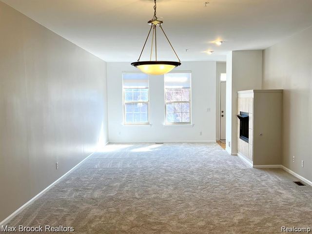 3111 Camden Drive, Troy, MI 48084