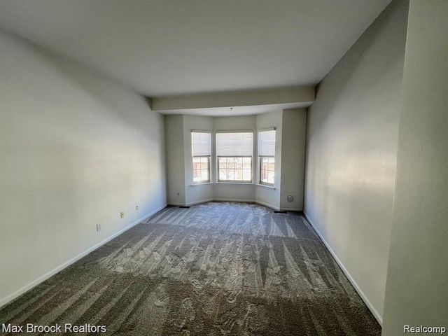 3111 Camden Drive, Troy, MI 48084