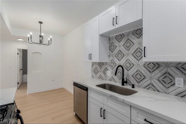 3318 North Decatur Boulevard 1020, Las Vegas, NV 89130