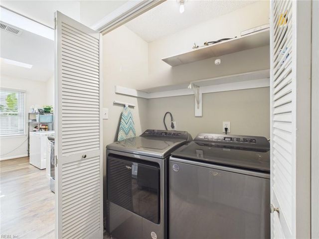 205 Dalebrook DR, Virginia Beach, VA 23454