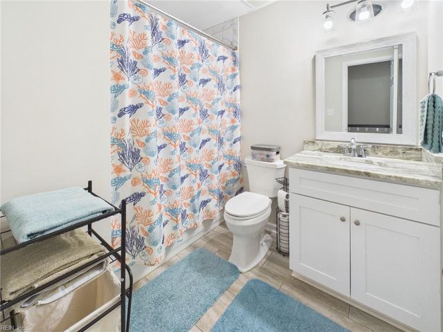 205 Dalebrook DR, Virginia Beach, VA 23454
