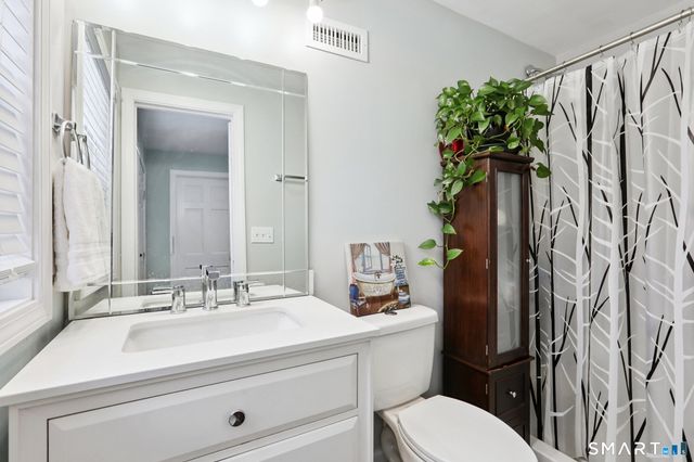 6 Ezra Road, Danbury, CT 06811