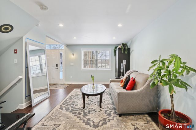 6 Ezra Road, Danbury, CT 06811