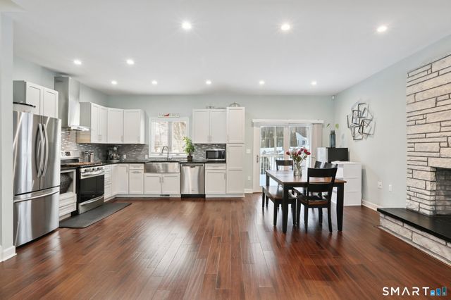 6 Ezra Road, Danbury, CT 06811