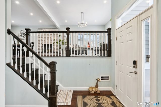 6 Ezra Road, Danbury, CT 06811