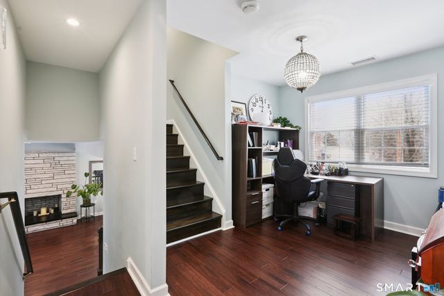 6 Ezra Road, Danbury, CT 06811