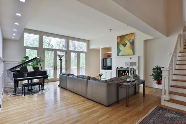 455 Walhalla Road, Columbus, OH 43202