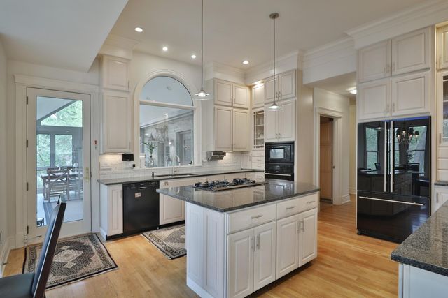 455 Walhalla Road, Columbus, OH 43202