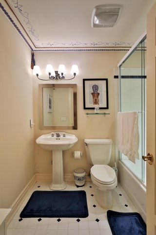 455 Walhalla Road, Columbus, OH 43202
