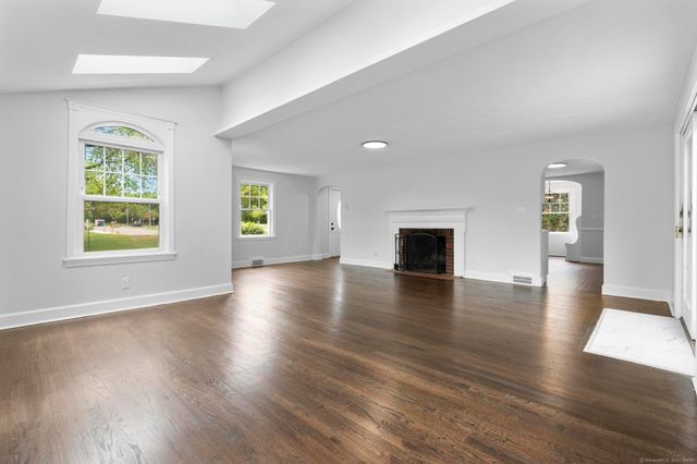 727 Pine Street, Bristol, CT 06010