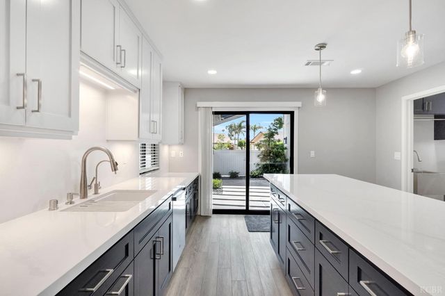 2344 Magnolia Court, Hanford, CA 93230