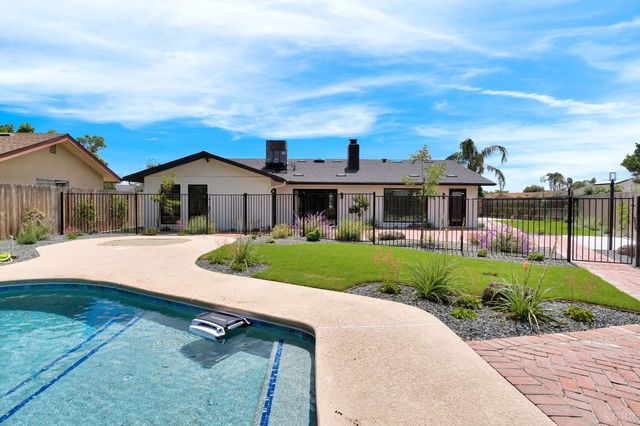 2344 Magnolia Court, Hanford, CA 93230