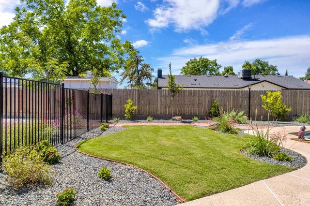 2344 Magnolia Court, Hanford, CA 93230