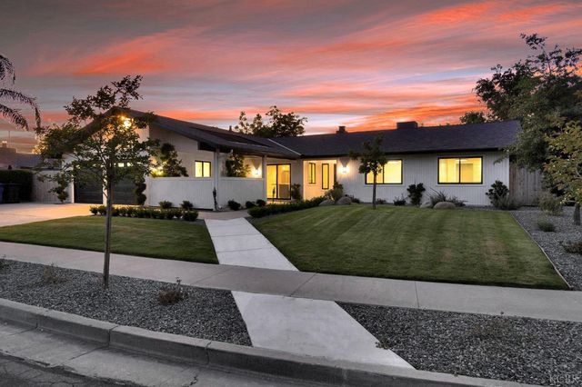 2344 Magnolia Court, Hanford, CA 93230