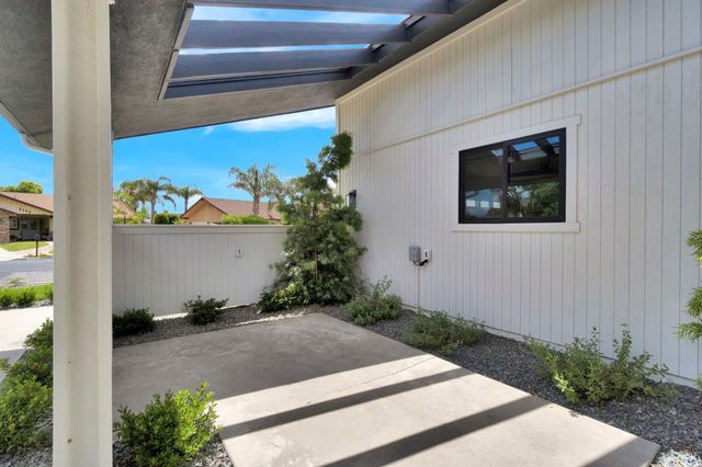 2344 Magnolia Court, Hanford, CA 93230