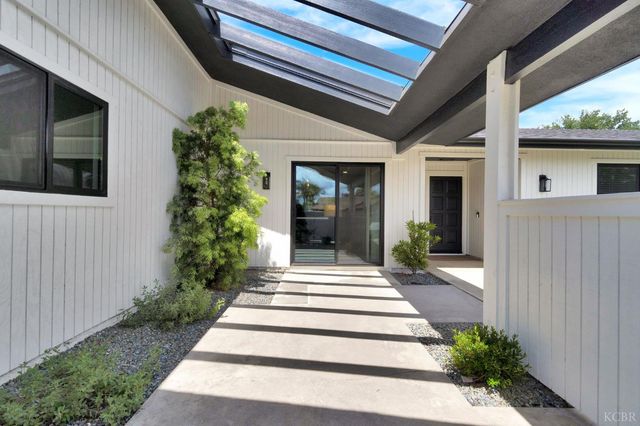 2344 Magnolia Court, Hanford, CA 93230