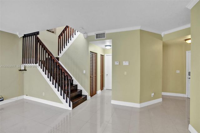 245 NW 207th Ter, Pembroke Pines, FL 33029