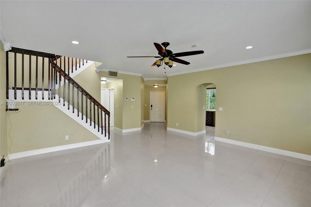 245 NW 207th Ter, Pembroke Pines, FL 33029