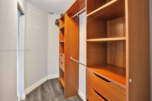 245 NW 207th Ter, Pembroke Pines, FL 33029