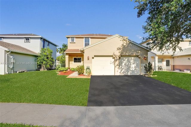 245 NW 207th Ter, Pembroke Pines, FL 33029