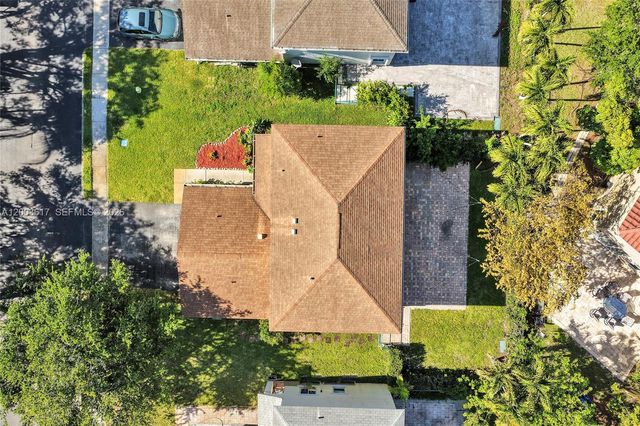 245 NW 207th Ter, Pembroke Pines, FL 33029