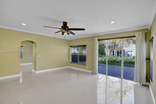 245 NW 207th Ter, Pembroke Pines, FL 33029