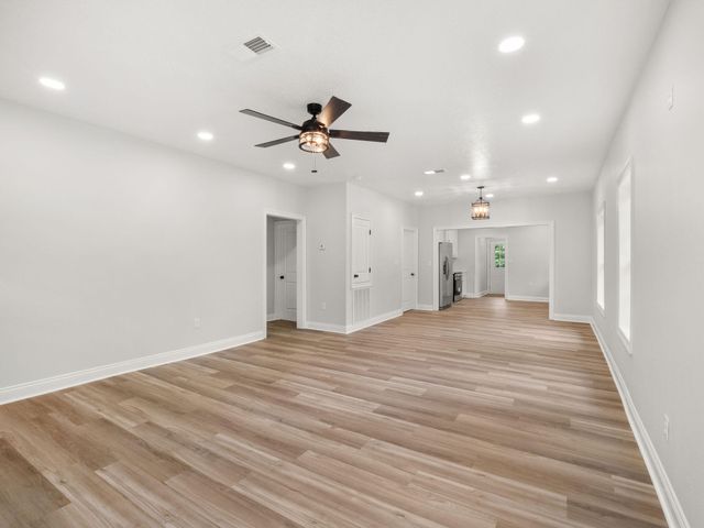 609 S Division St, Deridder, LA 70634