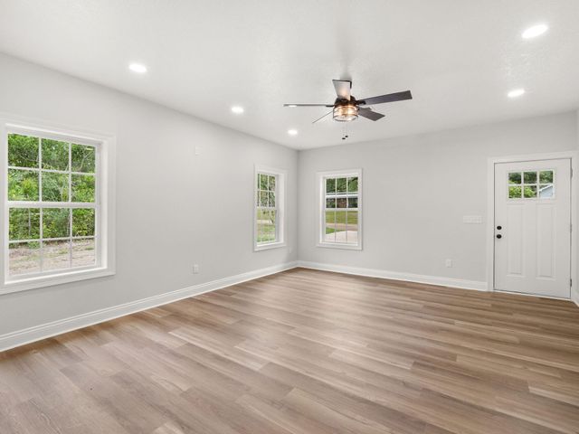 609 S Division St, Deridder, LA 70634