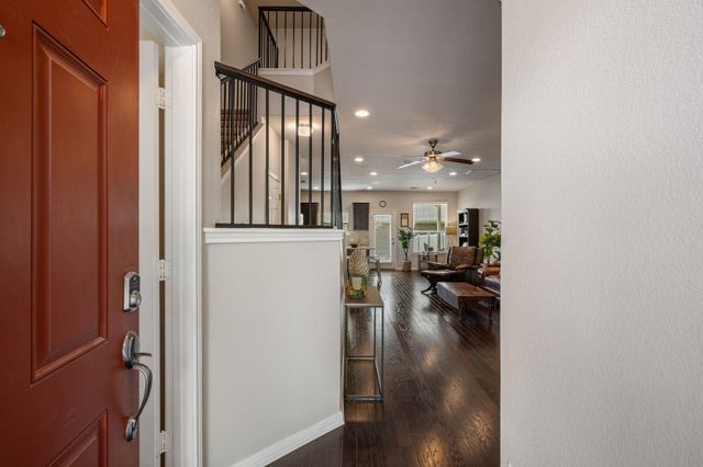 1044 Lost Pines LN, Cedar Park, TX 78613