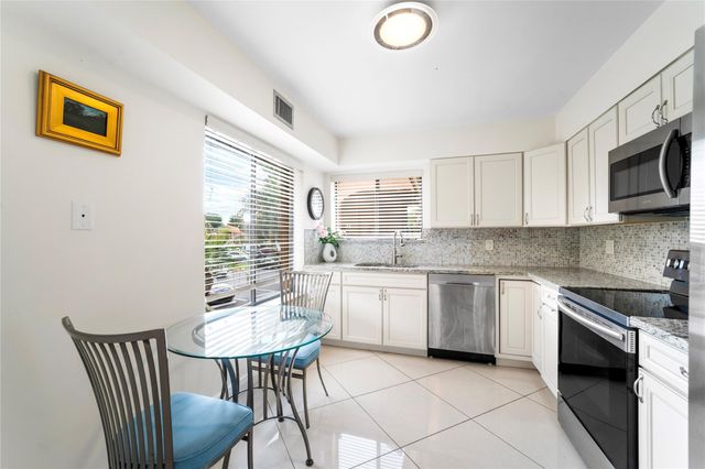 11205 Green Lake 204 Drive 204, Boynton Beach, FL 33437