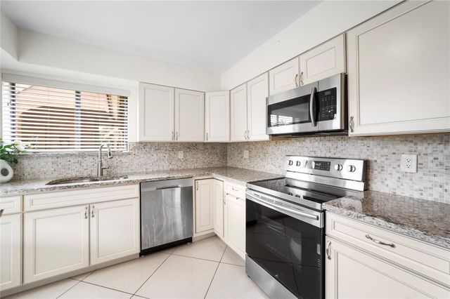 11205 Green Lake 204 Drive 204, Boynton Beach, FL 33437