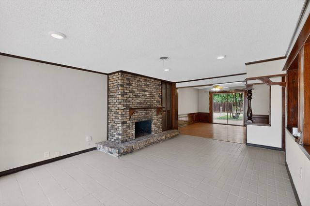 1903 Skylark Drive, Arlington, TX 76010