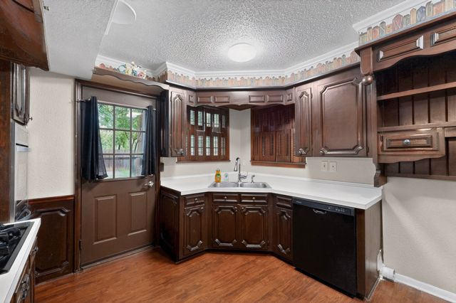 1903 Skylark Drive, Arlington, TX 76010