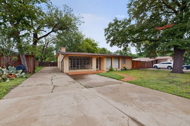 1903 Skylark Drive, Arlington, TX 76010