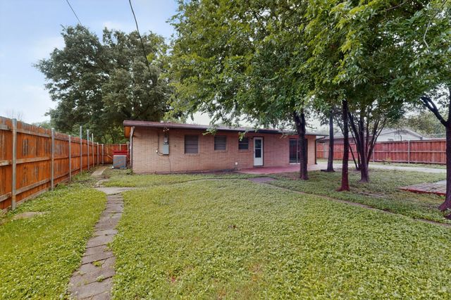 1903 Skylark Drive, Arlington, TX 76010