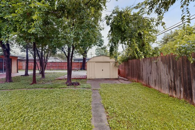 1903 Skylark Drive, Arlington, TX 76010